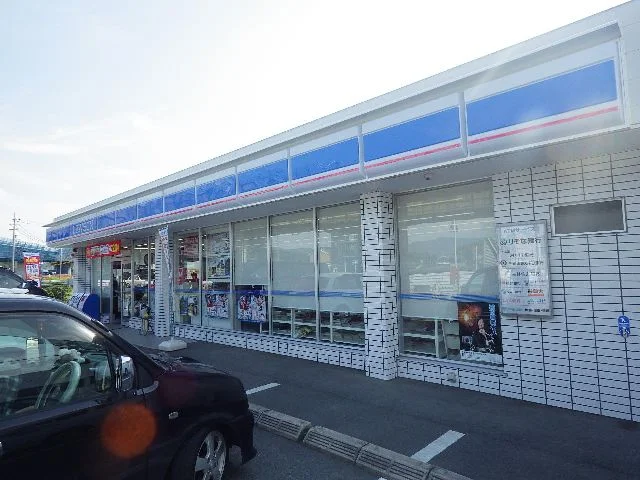 コンビニまで徒歩　約12分（950ｍ）