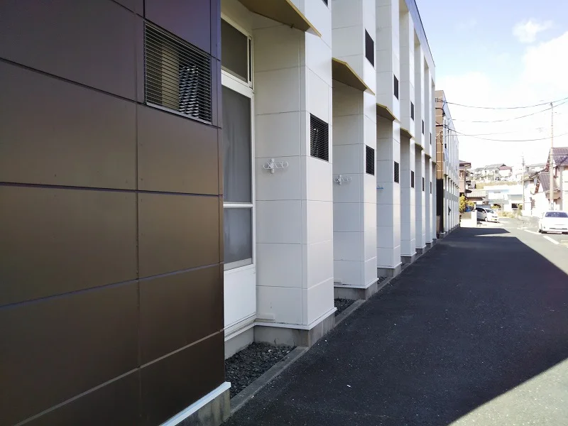 窓先