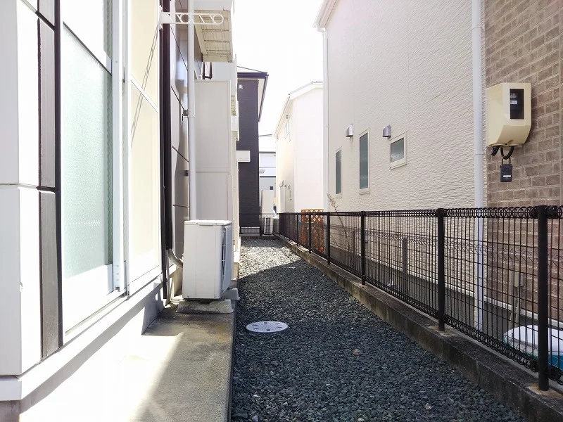 窓先