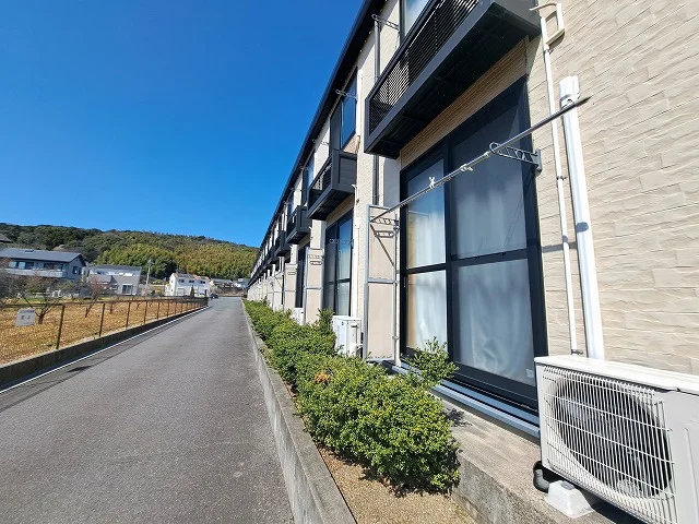 スペース　窓先