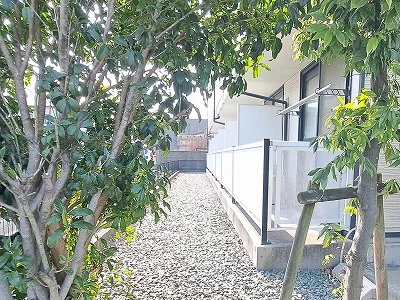 スペース　窓先