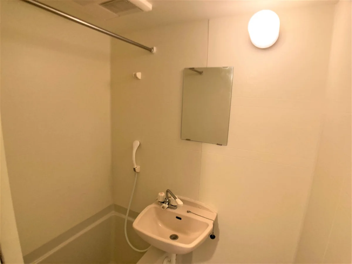 設備仕様は号室により異なる為、現況を優先とします。