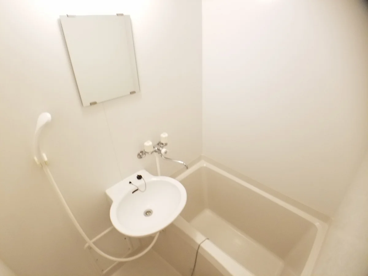 設備・使用は号室により異なる為、現況を優先致します。