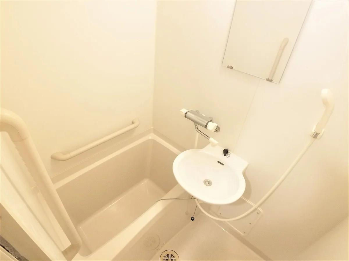 設備・使用は号室により異なる為、現況を優先致します。