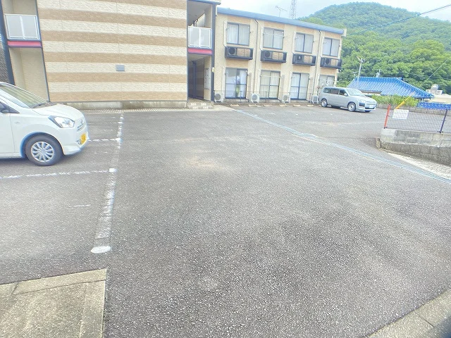 設備・仕様は号室により異なる為現況を優先致します。