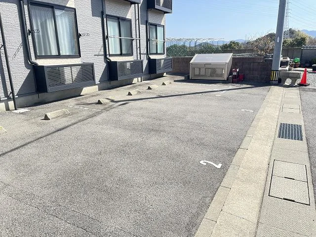 設備・仕様は号室により異なる為現況を優先致します。