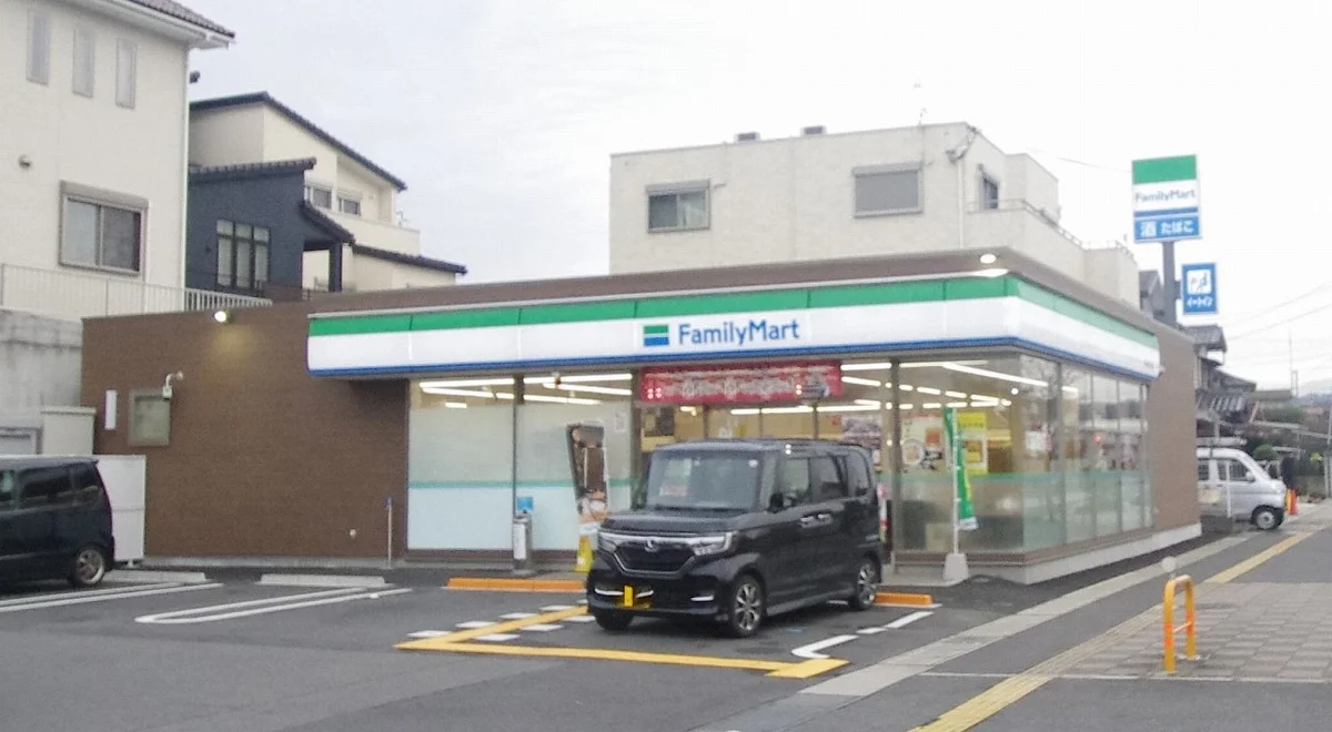 徒歩約5分圏内にコンビニ有　　