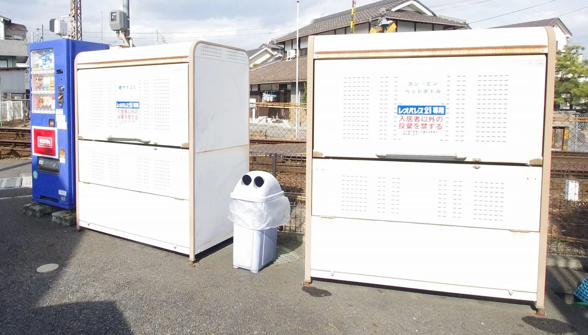 物件横（東）のレオパレス浜大津と共同ゴミ置き場になります