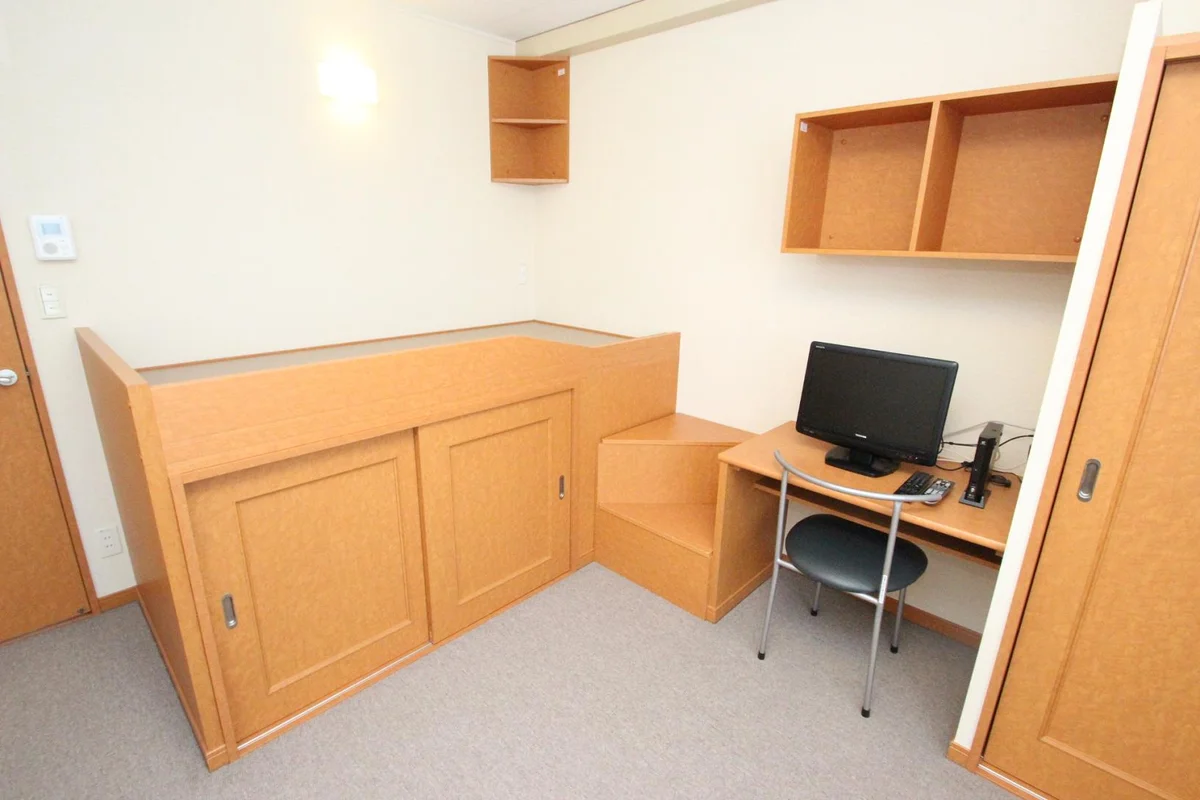 ベッド下の収納スペースが魅力的です☆