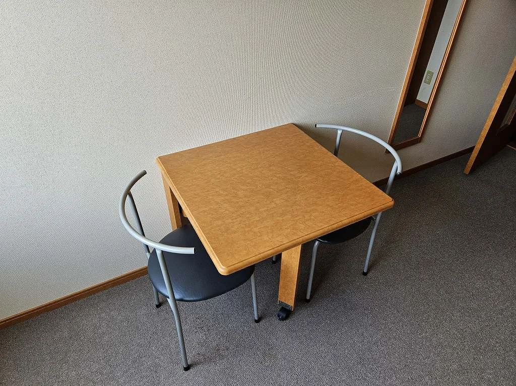 机・椅子