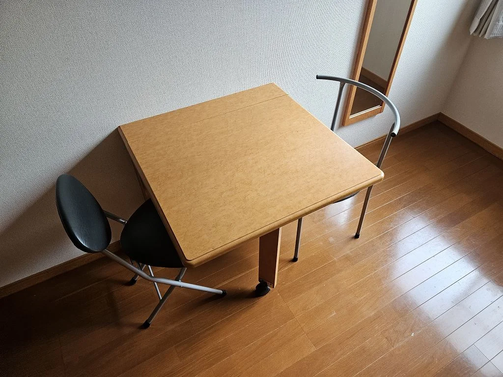 机・椅子