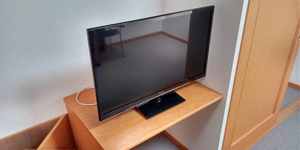テレビ（メーカー等異なる可能性ございます）