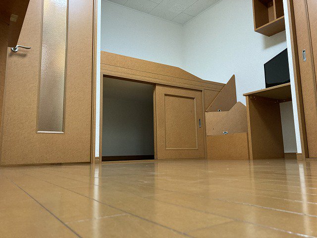 ベッド下に収納あり