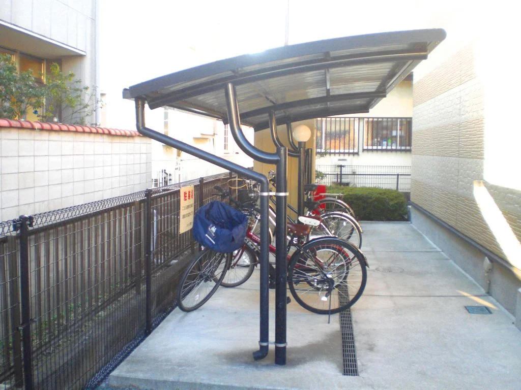 屋根付の駐輪場なので雨の日も安心です。