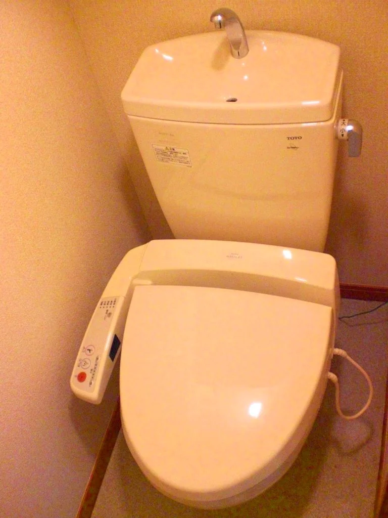 温水洗浄便座で寒い冬も快適です。