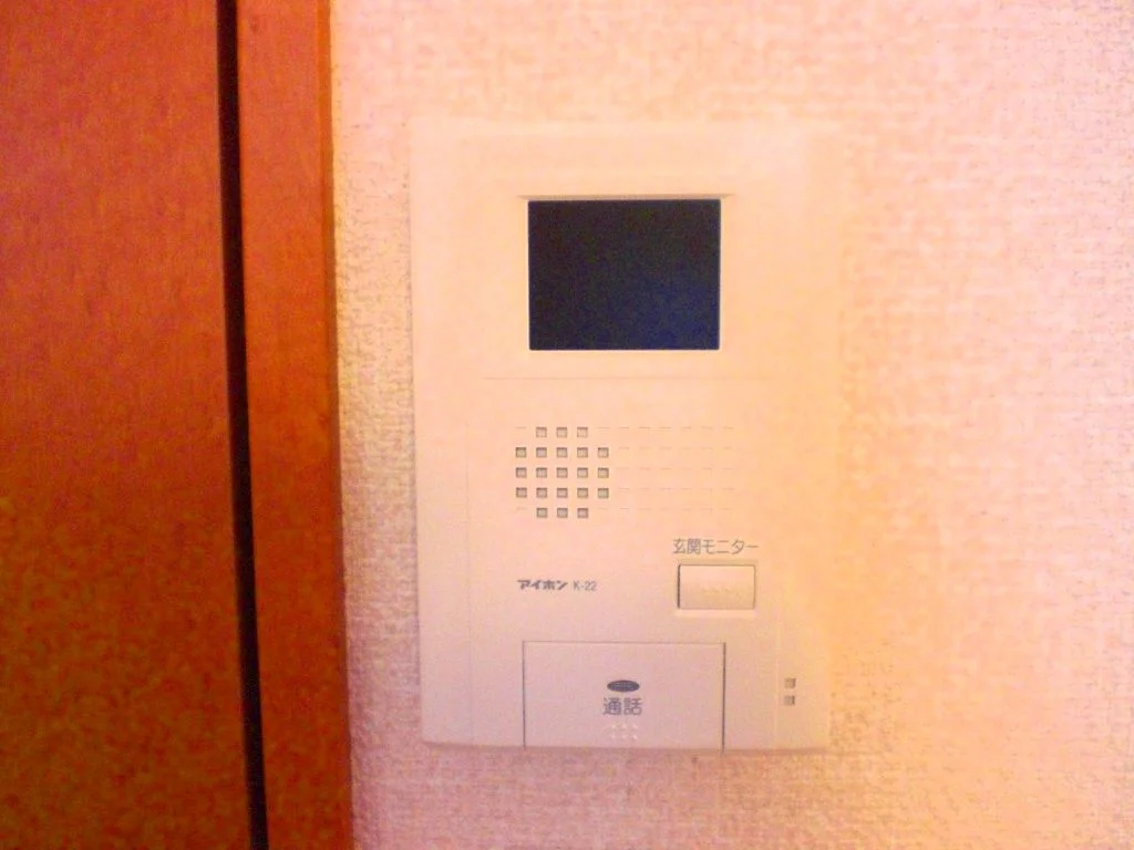 急な来客も身モニターが付いていれば安心ですね！
