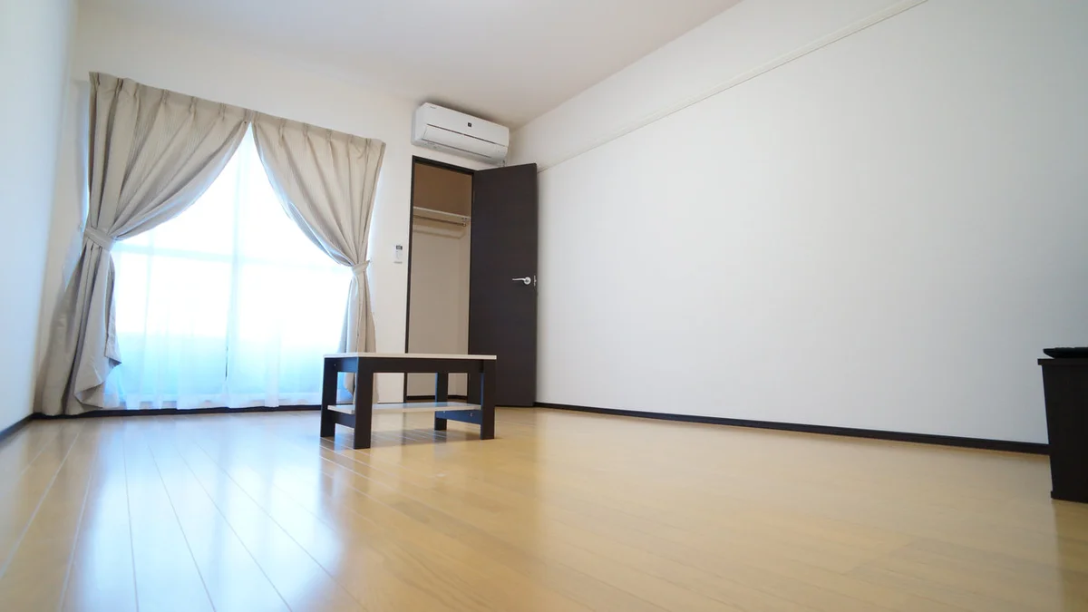 明るいお部屋で憧れの一人暮らし。