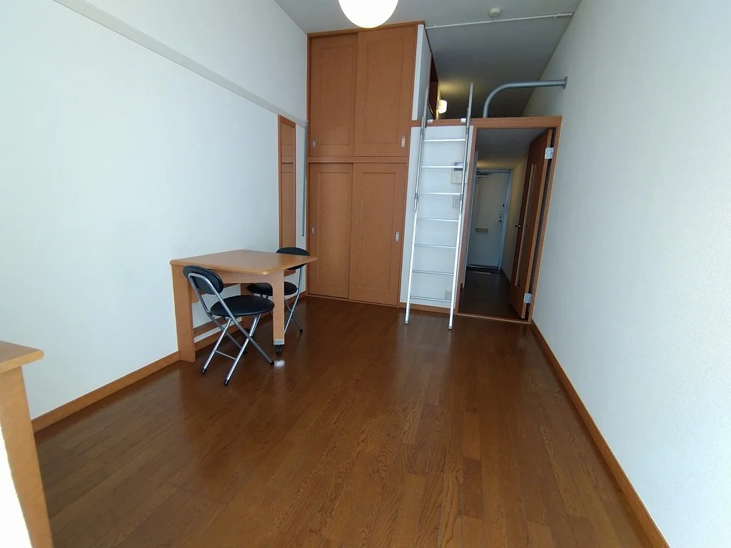 2階以上は絨毯仕様です。