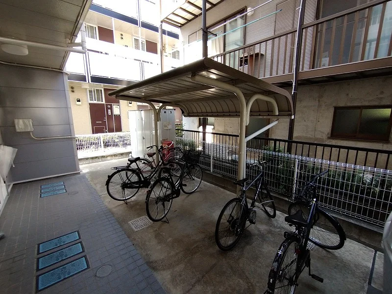 駐輪場　原付＆自転車のみ駐輪可能