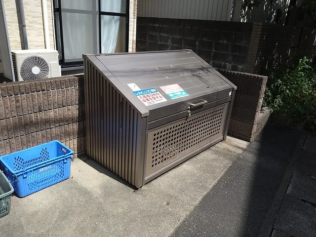 ダストボックス