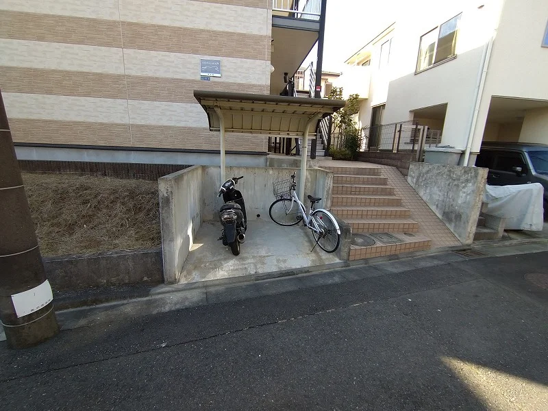 駐輪場　原付＆自転車のみ駐輪可能