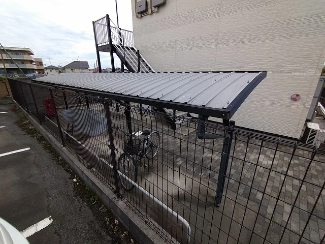 駐輪場　原付＆自転車のみ駐輪可能