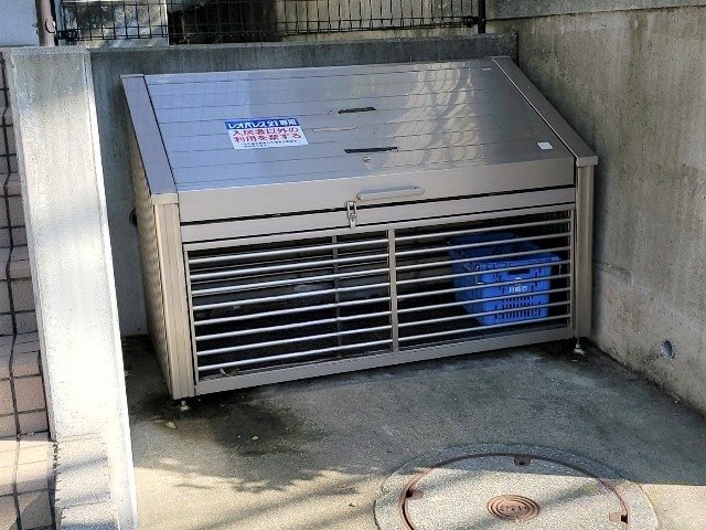 ダストボックス