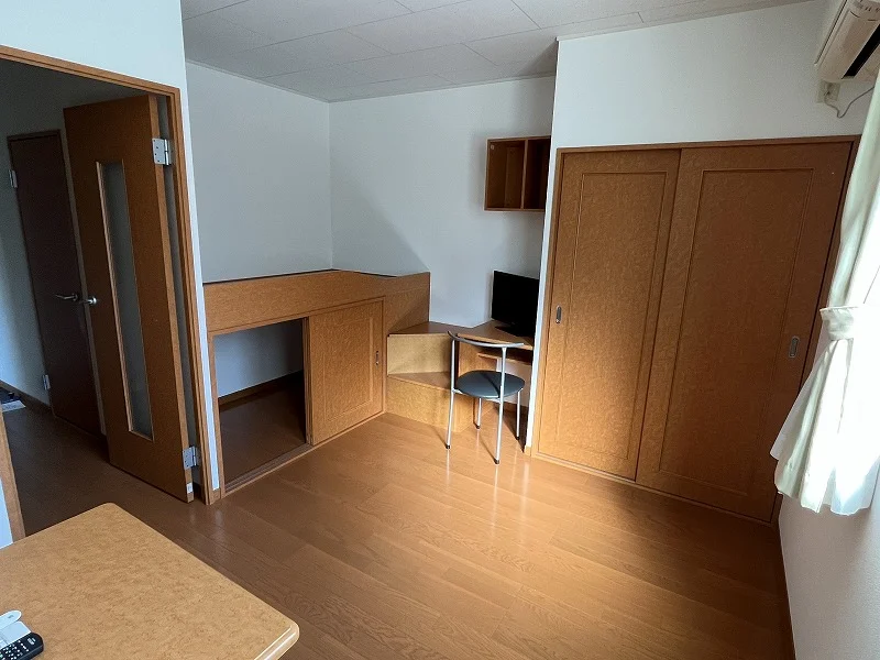 2階は絨毯仕様です。