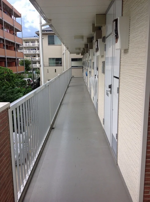 玄関側通路