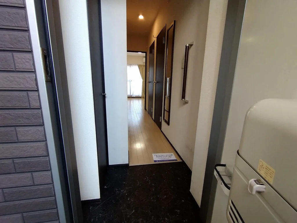 姿見付き　お出かけ前の確認に♪