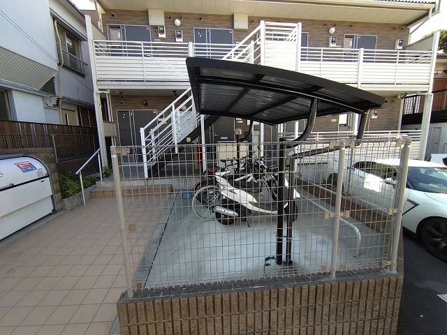 駐輪場　原付＆自転車のみ駐輪可能