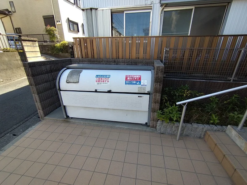 ダストボックス