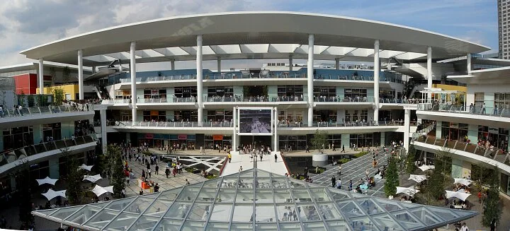 『川崎駅』１日平均乗車人員が神奈川県内で横浜駅に次いで2位の川崎駅は２駅５路線が使用でき、都心アクセス・空港アクセスにも優れています◎ 『ラゾーナ川崎プラザ』大型ショッピングモールへは川崎駅直結で大変便利です♪