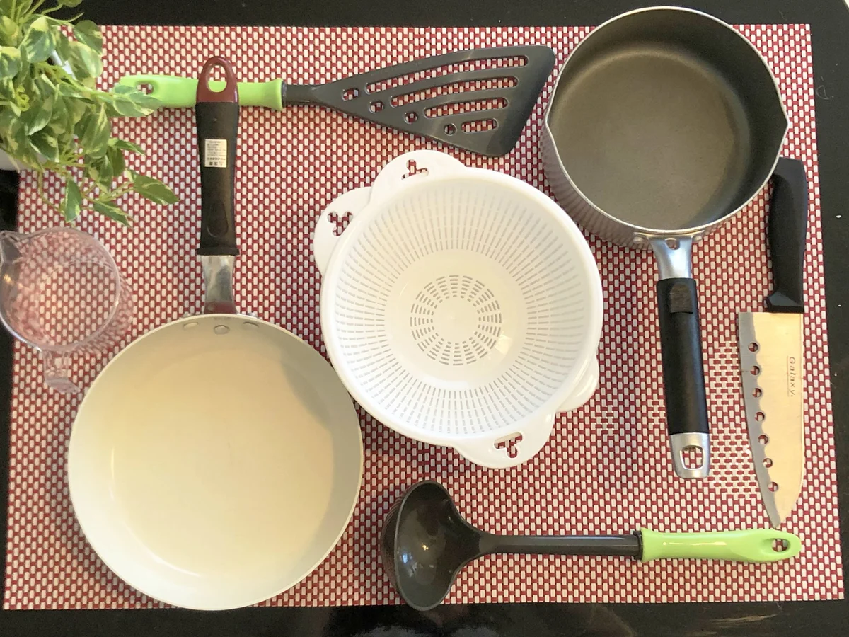 食器類、調理器具類そろってます☆　水道高熱関連、契約済みになりますので別途契約不要です！（＾＿＾）到着すぐご利用いただけます◎♪