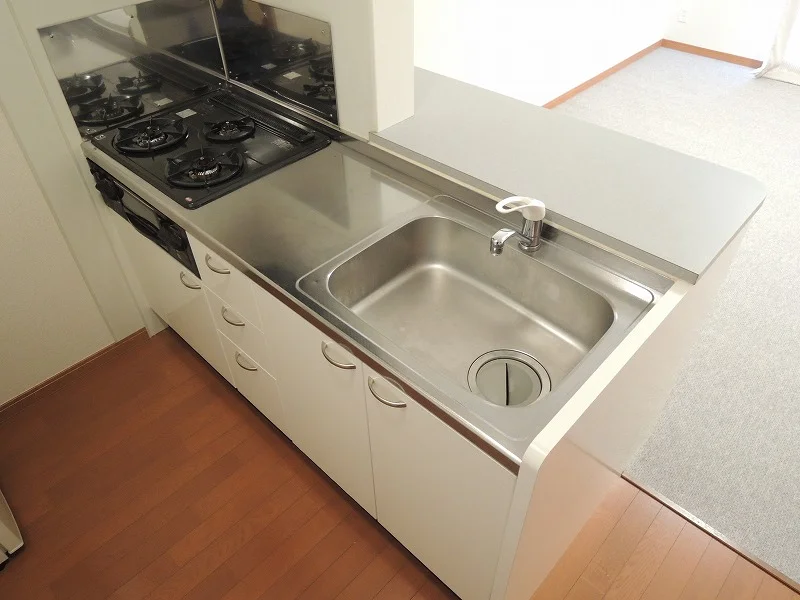 ガスコンロ３口のカウンターキッチン