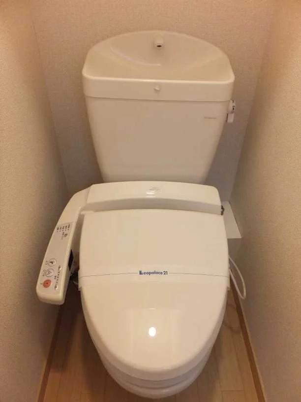 トイレ　温水洗浄便座