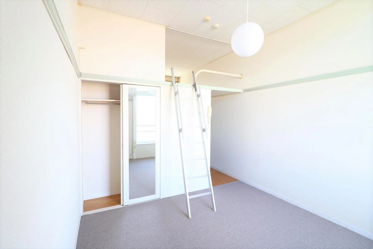 （※一部の号室で家具家電なし）１Ｆ・２Ｆ絨毯仕様