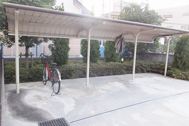 屋根付き駐輪場