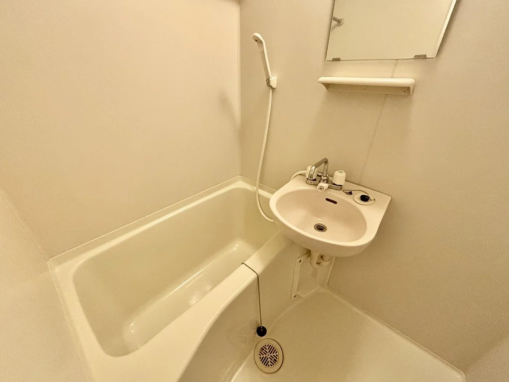 設備・仕様は号室により異なる為、現況を優先いたします。