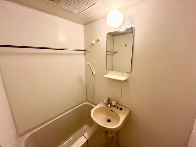 設備・使用は号室により異なる為、現状を優先いたします