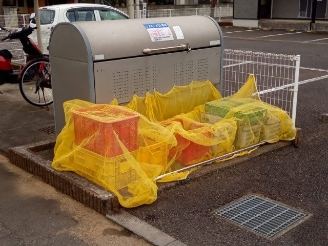 ゴミコンテナ
