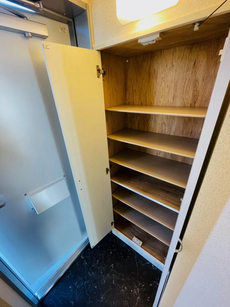 シューズボックス