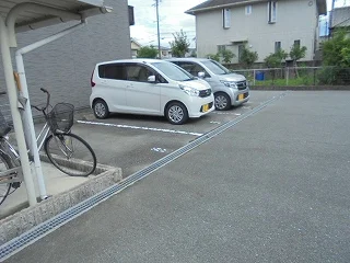 敷地内