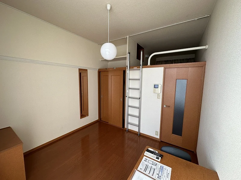 2階、3階は絨毯床となります