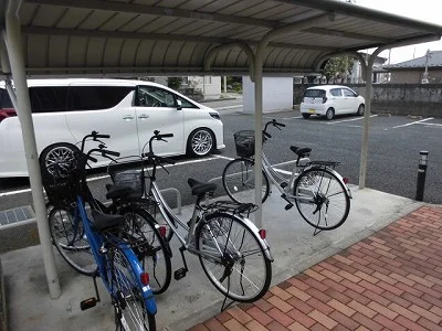 屋根付き駐輪場です。