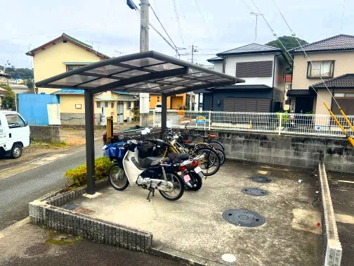 屋根付き駐輪場