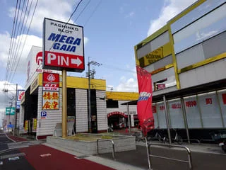 コンビニまで徒歩8分