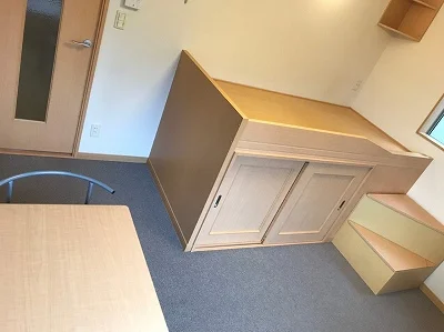 1Fはフローリング・2Ｆ絨毯。同タイプの物件写真です。