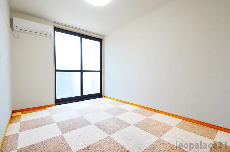 1Fはフローリングタイプ　2Ｆはじゅうたんタイプのお部屋です