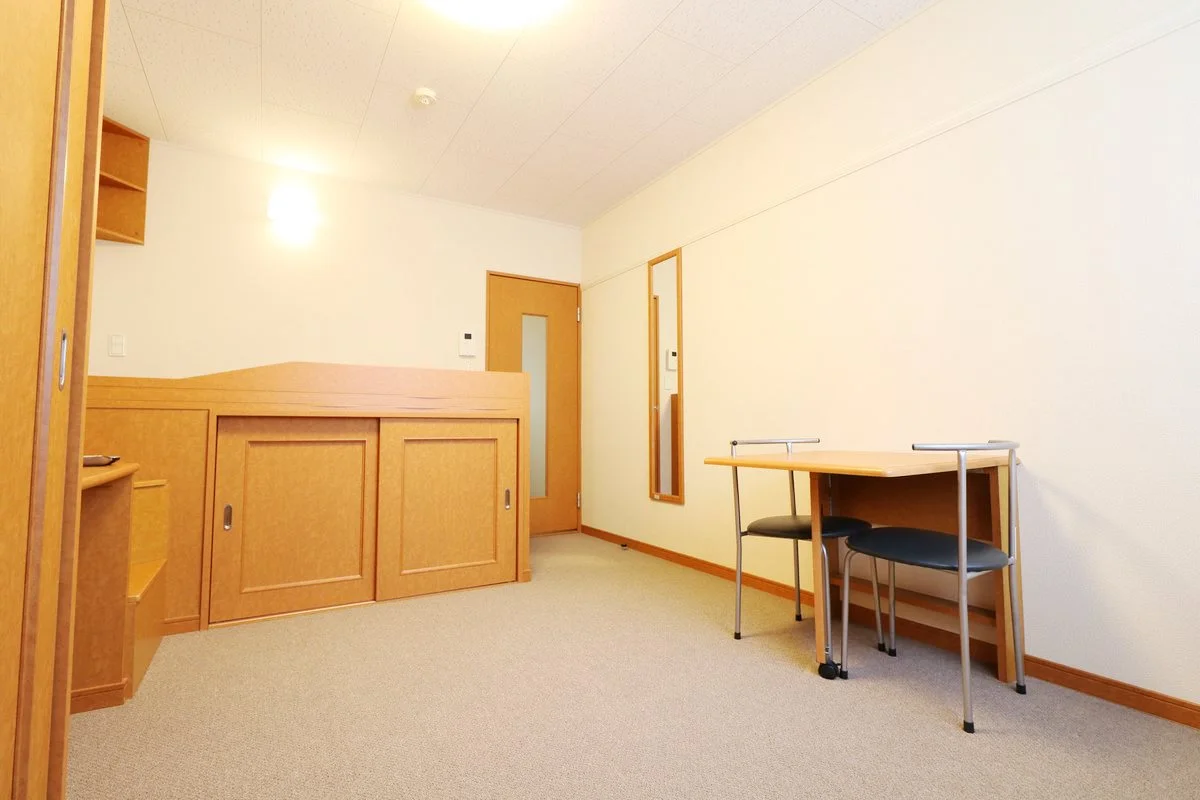 ベッド下に収納スペースあり！荷物が多くても十分に収まります！